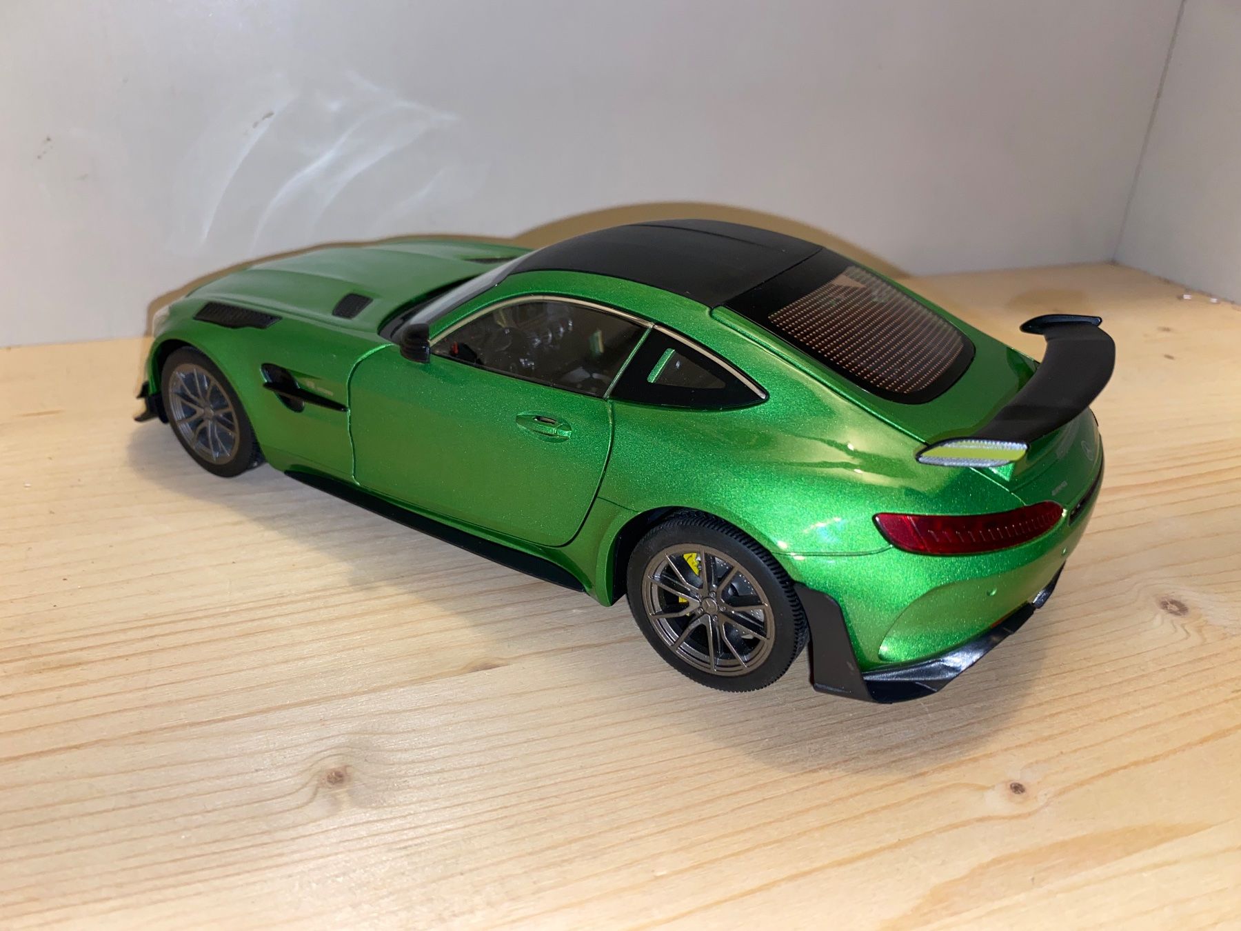 Mercedes-Benz Modellini d'auto: Mercedes AMG GTR 1/18 – Usato da Wohlen AG venduto da PrivatSammlung 4