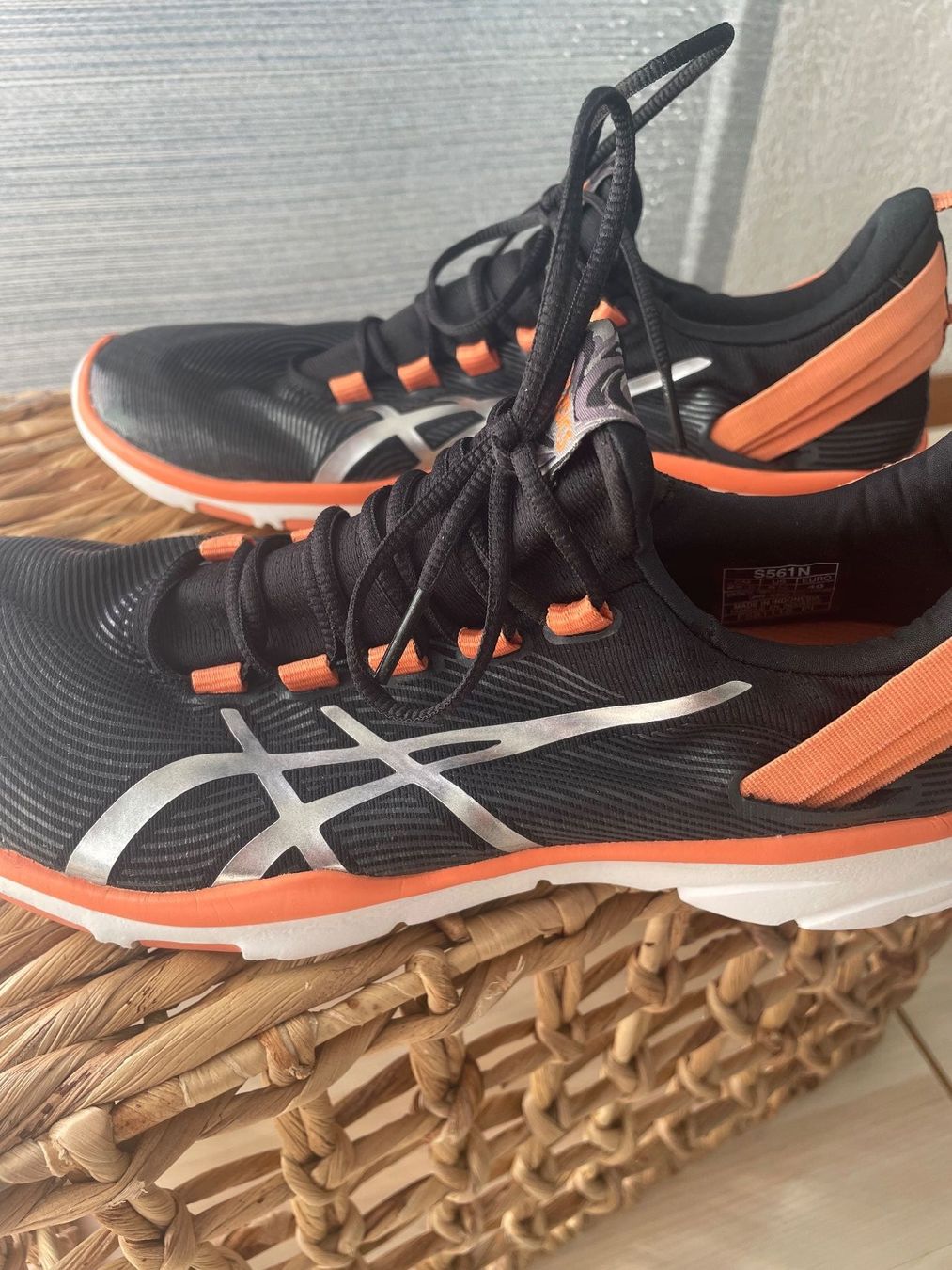 Asics Scarpe da uomo: Asics Schuhe orange/schwarz – Nuovo (secondo la descrizione) da Zürich venduto da mellna 1