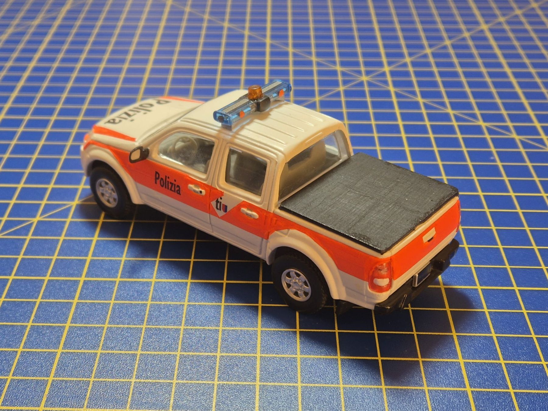 Modellini d'auto: Isuzu Kantonspolizei Tessin 1:43 – Usato da Lachen SZ venduto da myr_qk5y 1