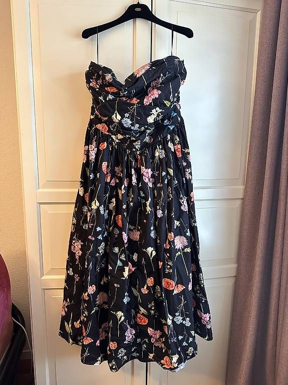 H&M Vestiti: Bandeaukleid von H&M Gr.48 – Usato da Uster venduto da staernli4