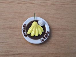Pochierte Birne mit Schoggicreme, Handmade Puppenhaus+Maileg
