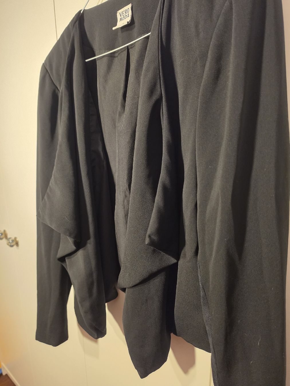 Vero Moda Jacken: Blazer Vero Moda schwarz Grösse 40  – Gebraucht aus Häfelfingen von carii 3