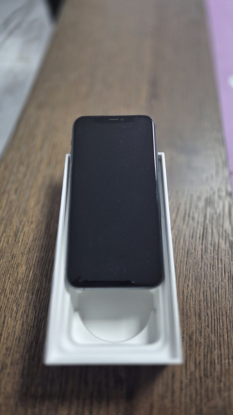 Apple Telefoni cellulari / Smartphones: Iphone 11 Pro come nuovo – Usato da Gorduno venduto da ang_wpt9 1