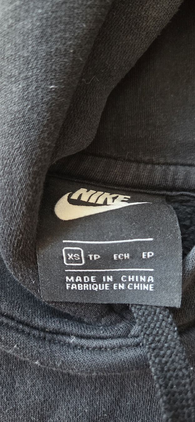 Nike Maglioni & Felpe: Nike Pullover Hoodie Schwarz Groesse XS – Usato da Kaltbrunn venduto da BarbaraR 1