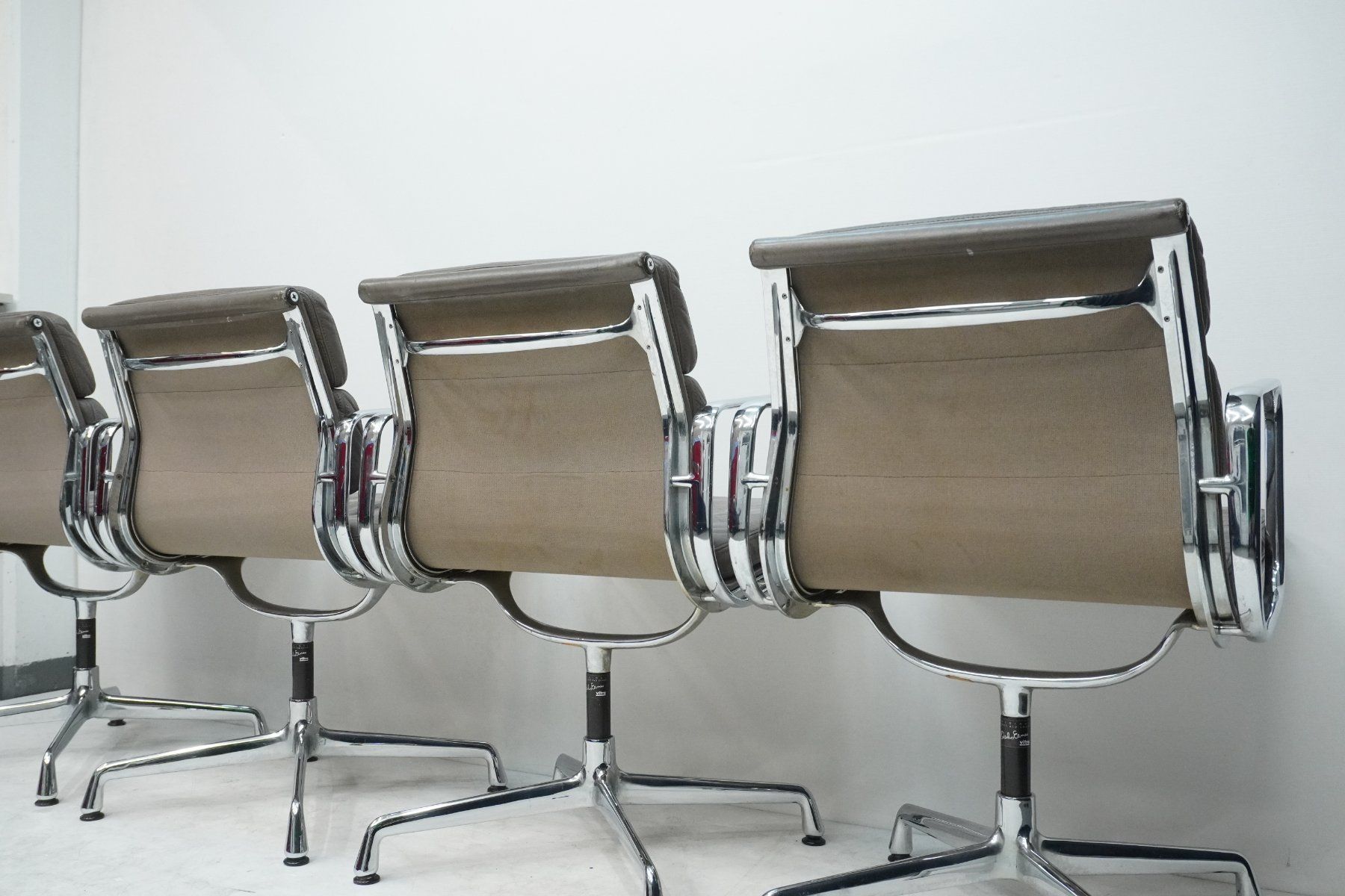 Vitra Stühle: Original Vitra Eames Soft Pad EA207 Leder beige Vintage – Gebraucht aus Bad Zurzach von QLASSIQ 3