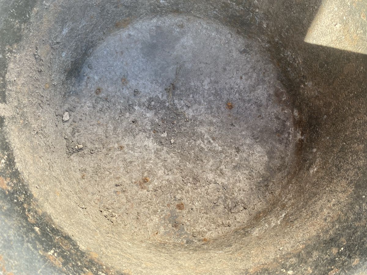 Vasi per fiori: Ancien chaudron pour déco – Usato da Concise venduto da collinet.1426 6