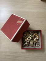 Schmuckkonvolut – Broschen, Ketten & Ohrschmuck