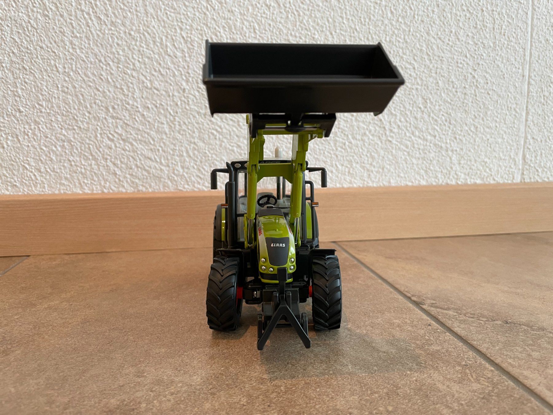 Claas Trattori: SIKU Claas Ares 697 ATZ mit Frontlader – Nuovo e nell'imballaggio originale da Kreuzlingen venduto da Stefan1150 1