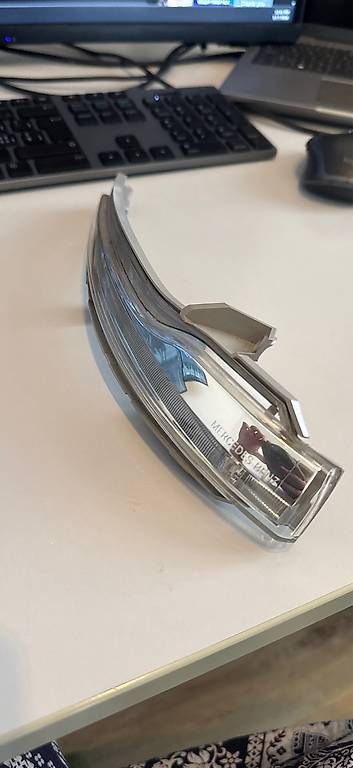 Mercedes-Benz Alle Autoersatzteile: Mercedes V-klasse W447 Blinker Spiegelblinker links – Gebraucht aus Steckborn von iva_82cr