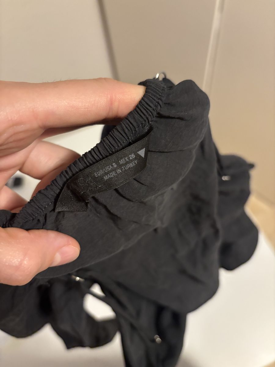 Zara Top: Black top S Zara – Usato da Konolfingen venduto da weiann 2