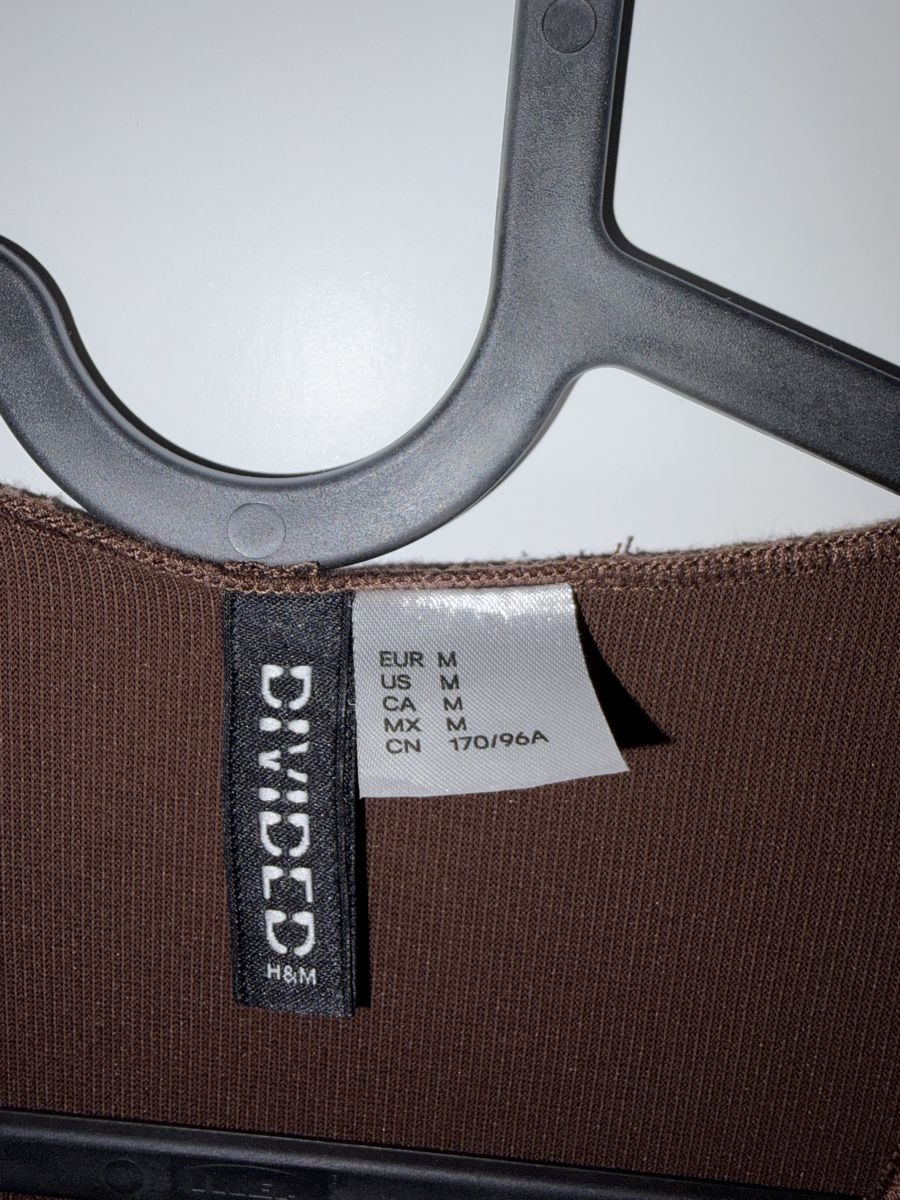 H&M Top: Gilets sans manches cintré  – Nuovo e nell'imballaggio originale da Monthey venduto da Sevdije.Kololli 3
