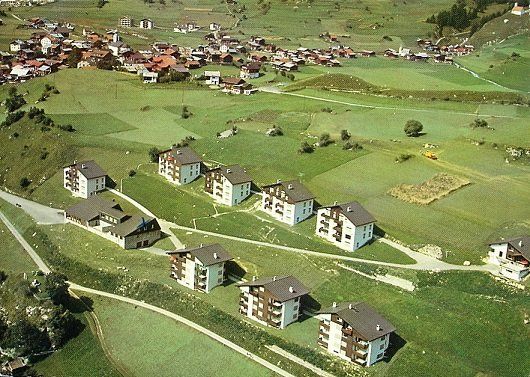 Cartoline postali: BREIL Brigels Flugaufnahme – Usato da Jona venduto da philajona