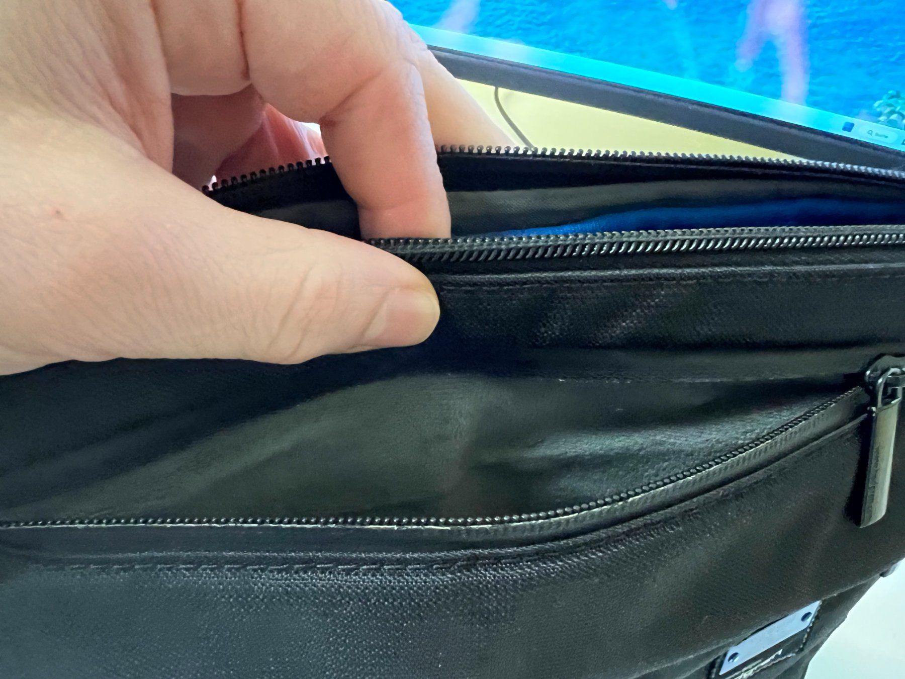 Borse: Messanger Tasche schwarz – Usato da Unterengstringen venduto da hausraus 2