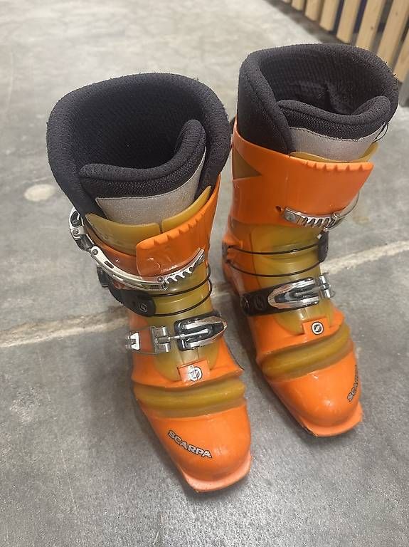 Scarpe da uomo: scarpa tourenskischuhe 280mm – Usato da bern venduto da lubb