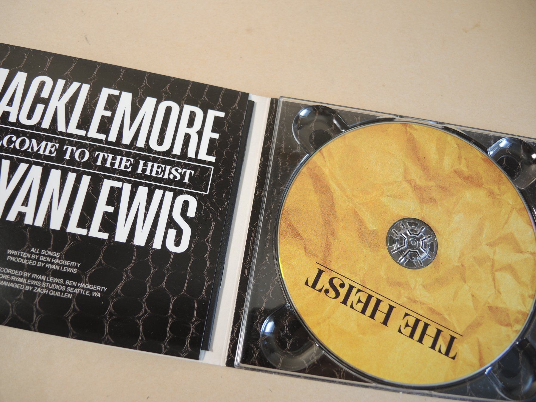 CD: Macklemore & Ryan Lewis - The Heist CD – Usato da Rorschach venduto da maeck8 1