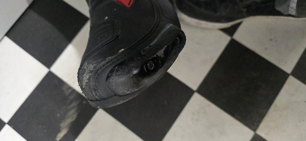 Herrenschuhe: Motorradstiefel Schwarz Rot – Gebraucht aus Boswil von MW1919 2