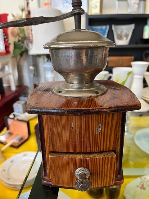 Elettrodomestici da cucina: Kaffeemühle antik – Usato da Mosnang venduto da KurtHe