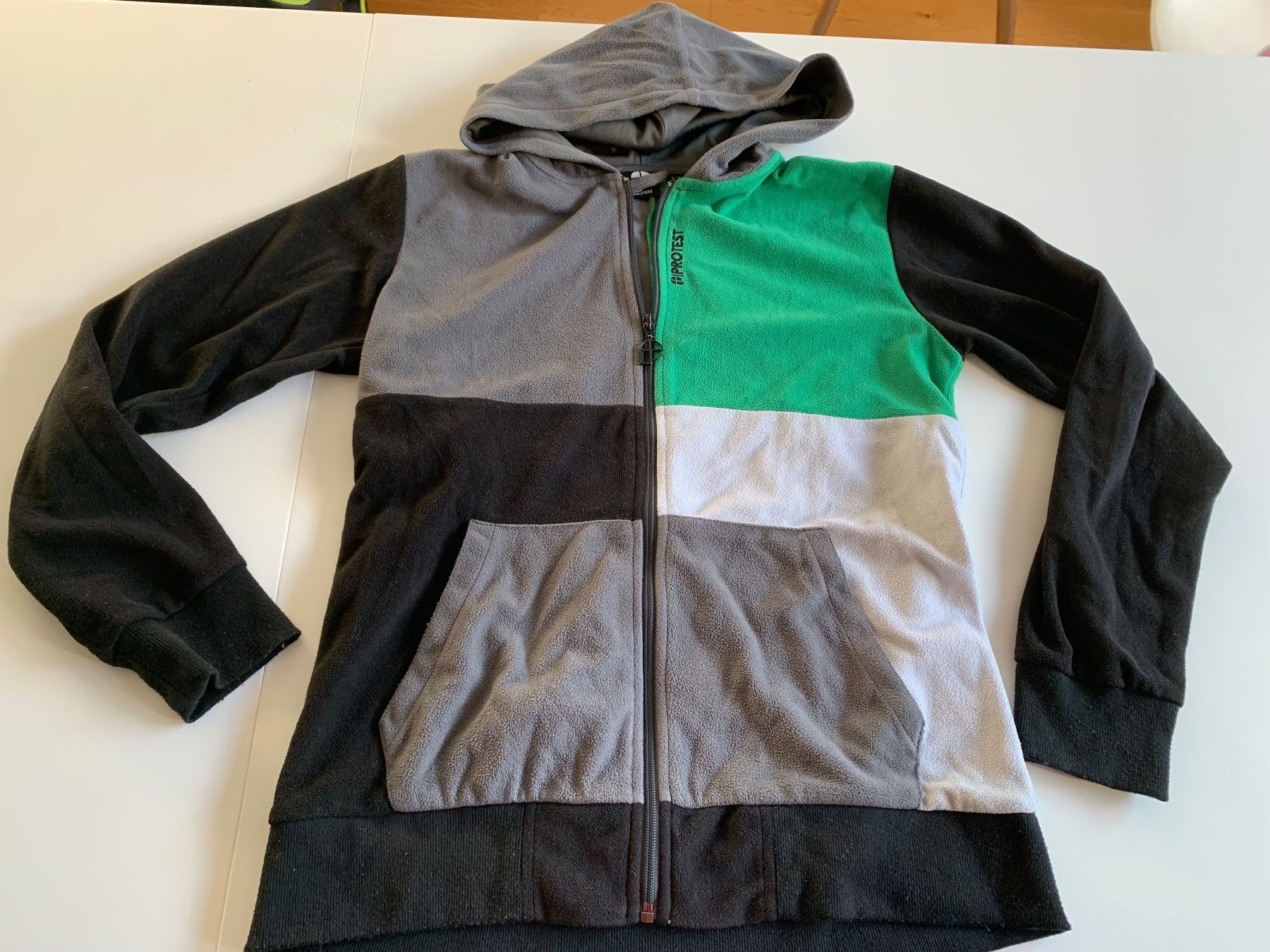 Giacche & Cappotti: PROTEST wunderschöne Fleecejacke Gr. 176 – Usato da Meiringen venduto da Jackwashere
