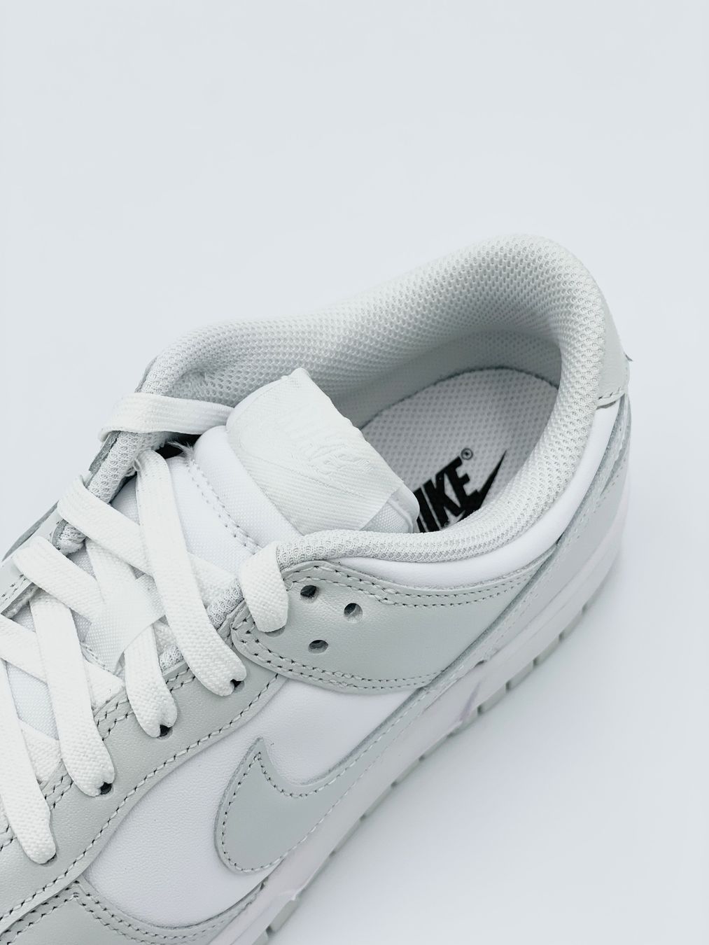 Nike Scarpe da donna: Nike Dunk Low Photon Dust EU 40 – Nuovo e nell'imballaggio originale da Erlinsbach venduto da sasneakers 2
