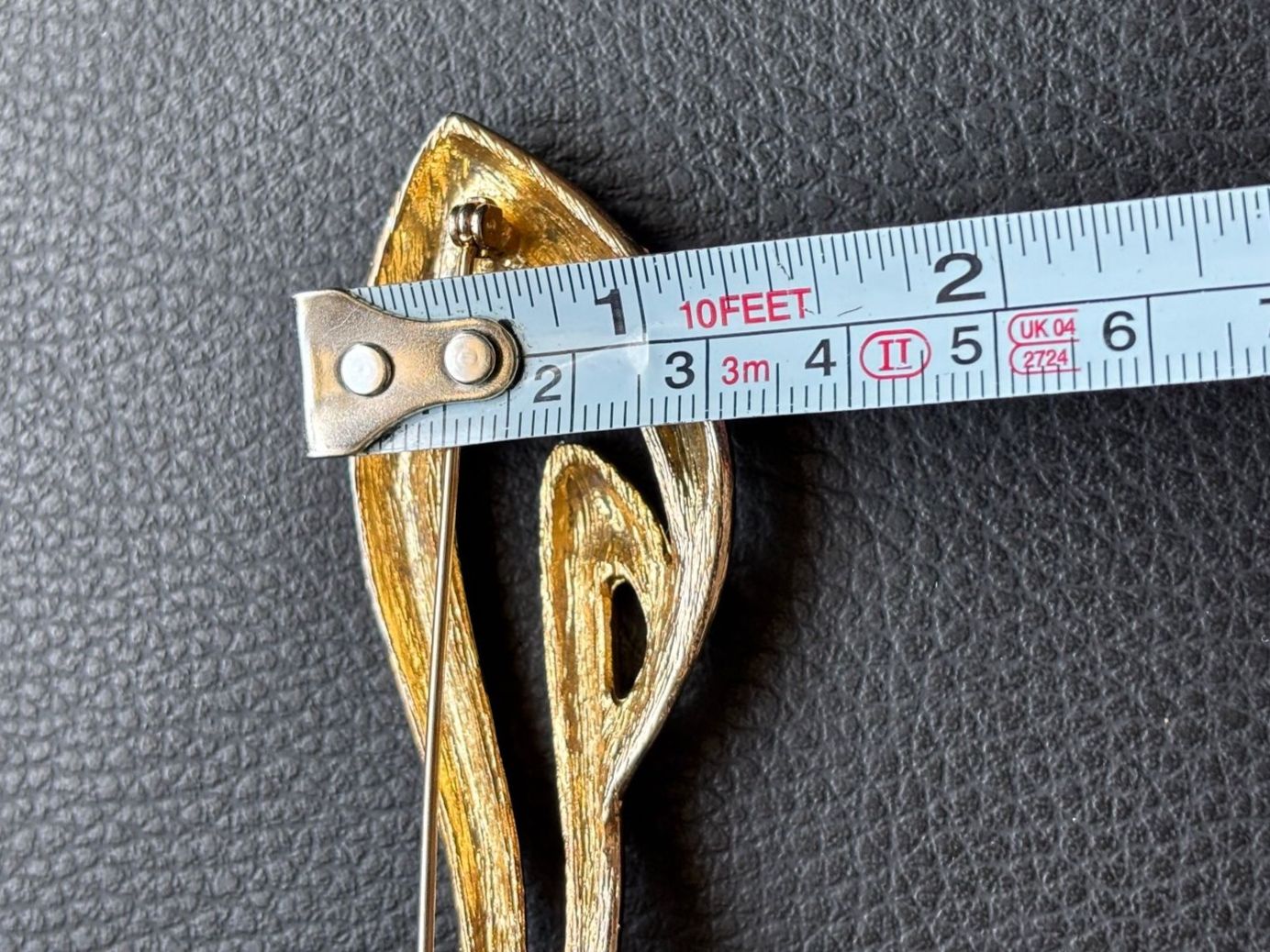 Spille & Fermagli: Broche doré style abstrait vintage état d'usage – Usato da Peseux venduto da CharmeCommerce 4