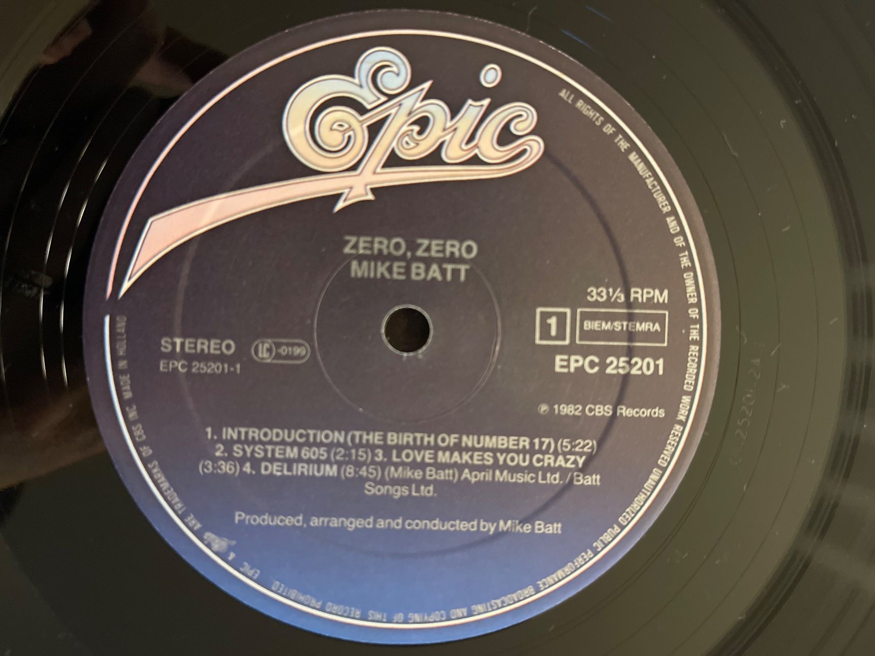 Dischi in vinile: S1584/Mike Batt - Zero Zero – Usato da Frutigen venduto da Philippe_jsp 4