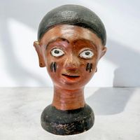 Tête archaïque d'un Tau Tau. Toraja, Sulawesi (Célèbes)