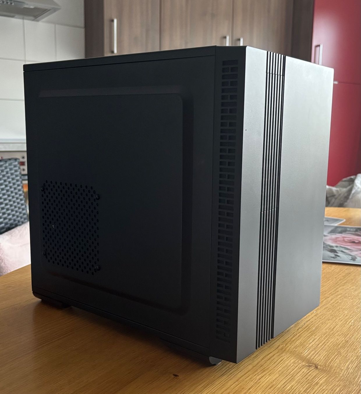 Intel PC: Pc 12 cores/16 GB/4TB – Usato da Marin-Epagnier venduto da 221966 4
