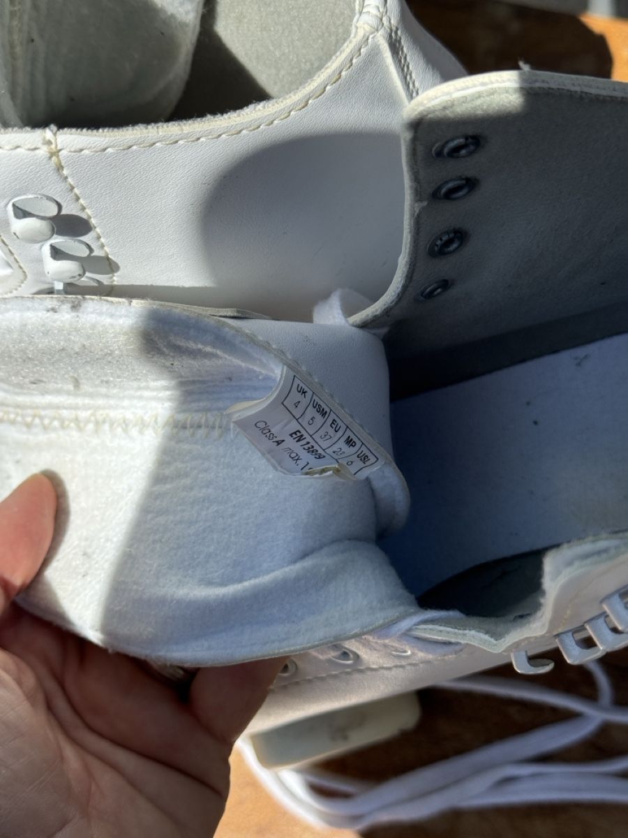 Fila Pattini in linea & Pattini a rotelle: Fila Rolleschuhe weiss size EU 37 – Usato da Walchwil venduto da QLD 1