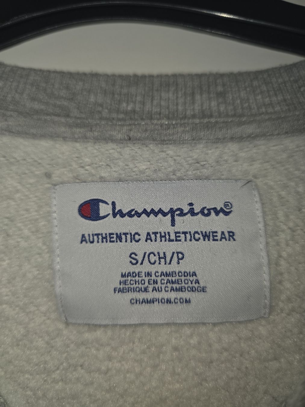 Champion Pulls & Sweat-shirts: Pull / Sweat Champion gris – Taille S – Très bon état – D'occasion à Renens VD par jose26 2