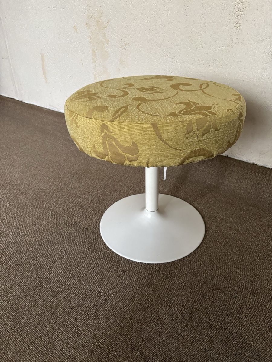 Sgabelli: Retro Sitzhocker mit Tulpenfuss – Usato da Münsingen venduto da Sinonn 3