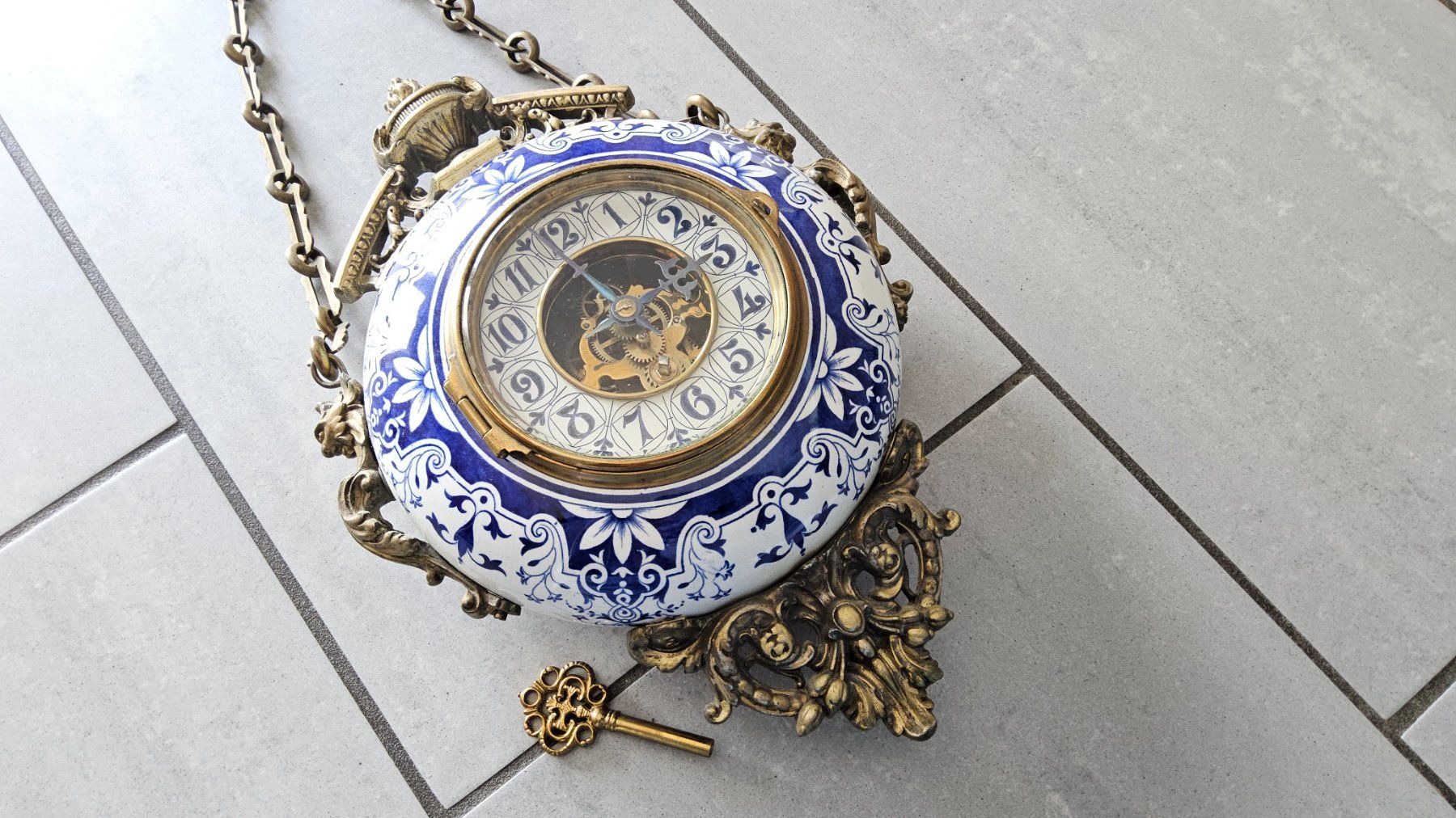 Orologi da terra & Orologi da parete: Antique pendule murale en faïence et bronze – Usato da Malleray venduto da Frederic24 9