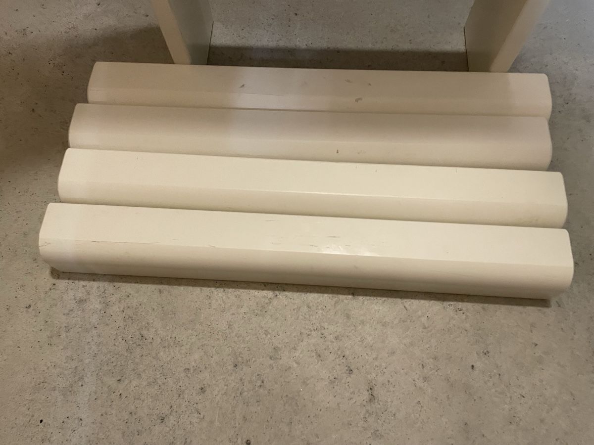 Flexa Scale: Flexa Betterhöhung Mittelhoch, weiss – Usato da Gelterkinden venduto da Leg_Prinzessin01 1