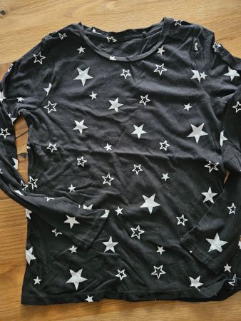 Langarmshirt Gr. 140-146 schwarz Sterne