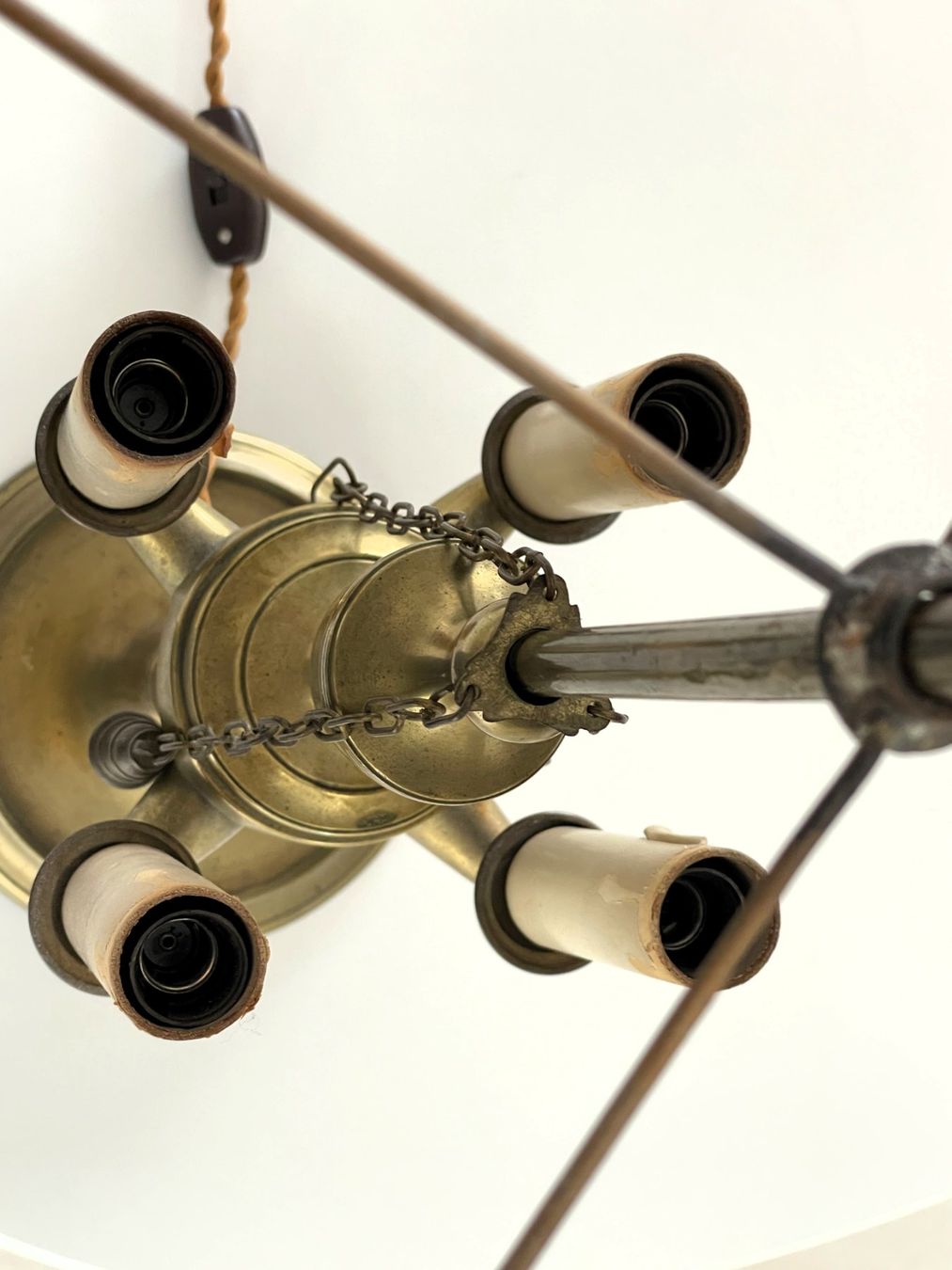 Lampade: Antike Tischlampe aus Messing – Usato da Luzern venduto da Poa 2