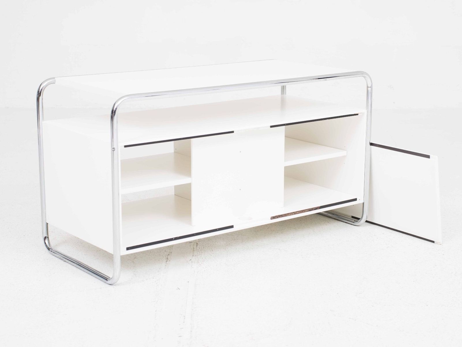 Cassettiere: Thonet B106 Sideboard in Weiss – Usato da Zürich venduto da STUZH38 4