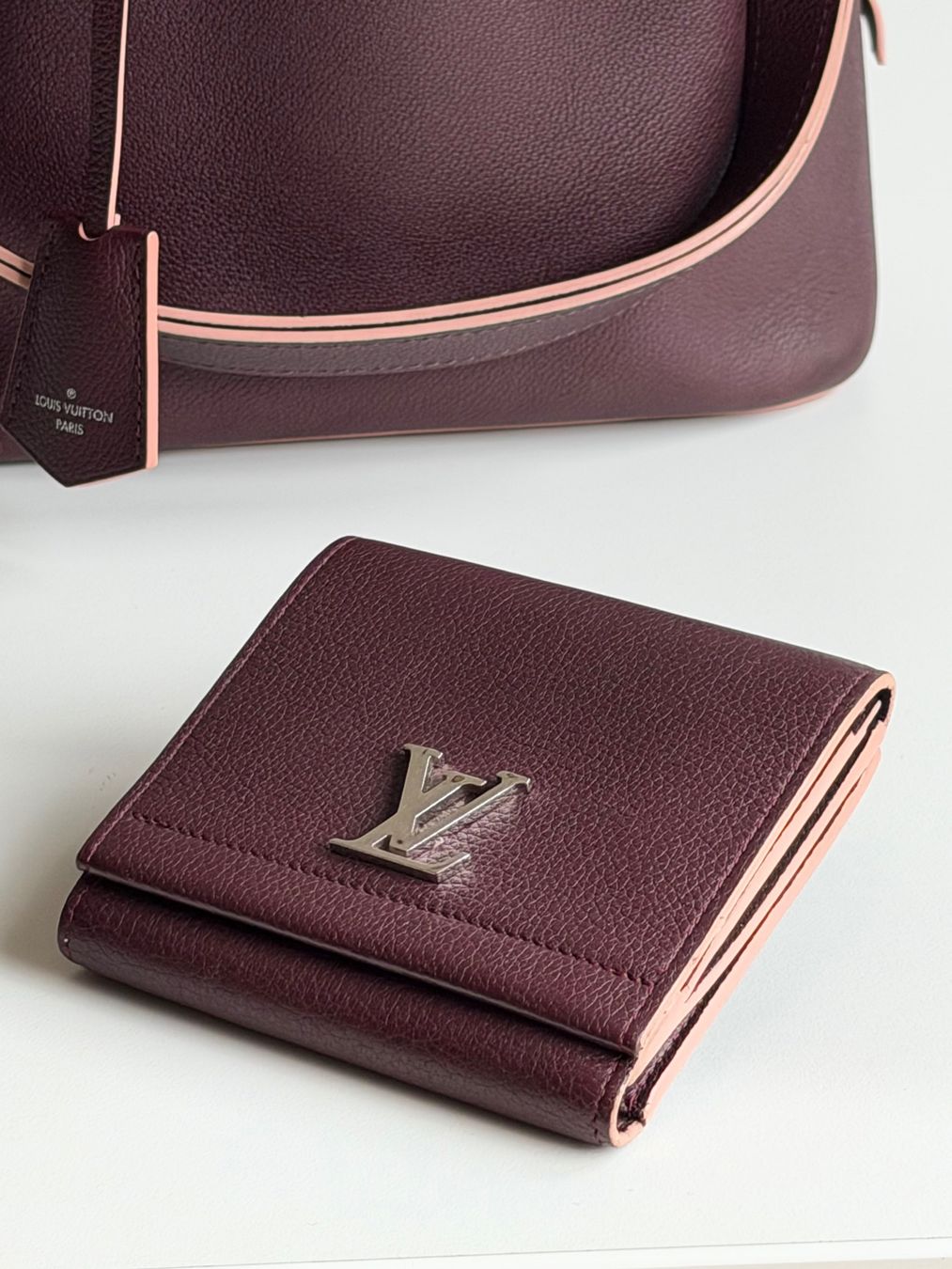 Louis Vuitton Portamonete: Louis Vuitton Portefeuille Lockme – Usato da Reinach AG venduto da BisMad3
