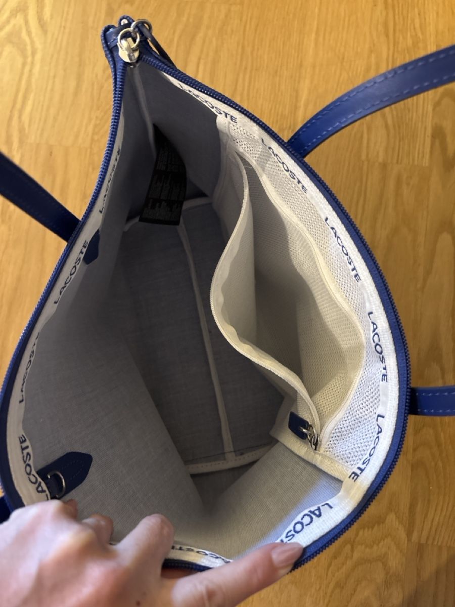 Lacoste Taschen für Damen: Lacoste Tasche hellblau klein – Gebraucht aus Rünenberg von ZwergLi100 1