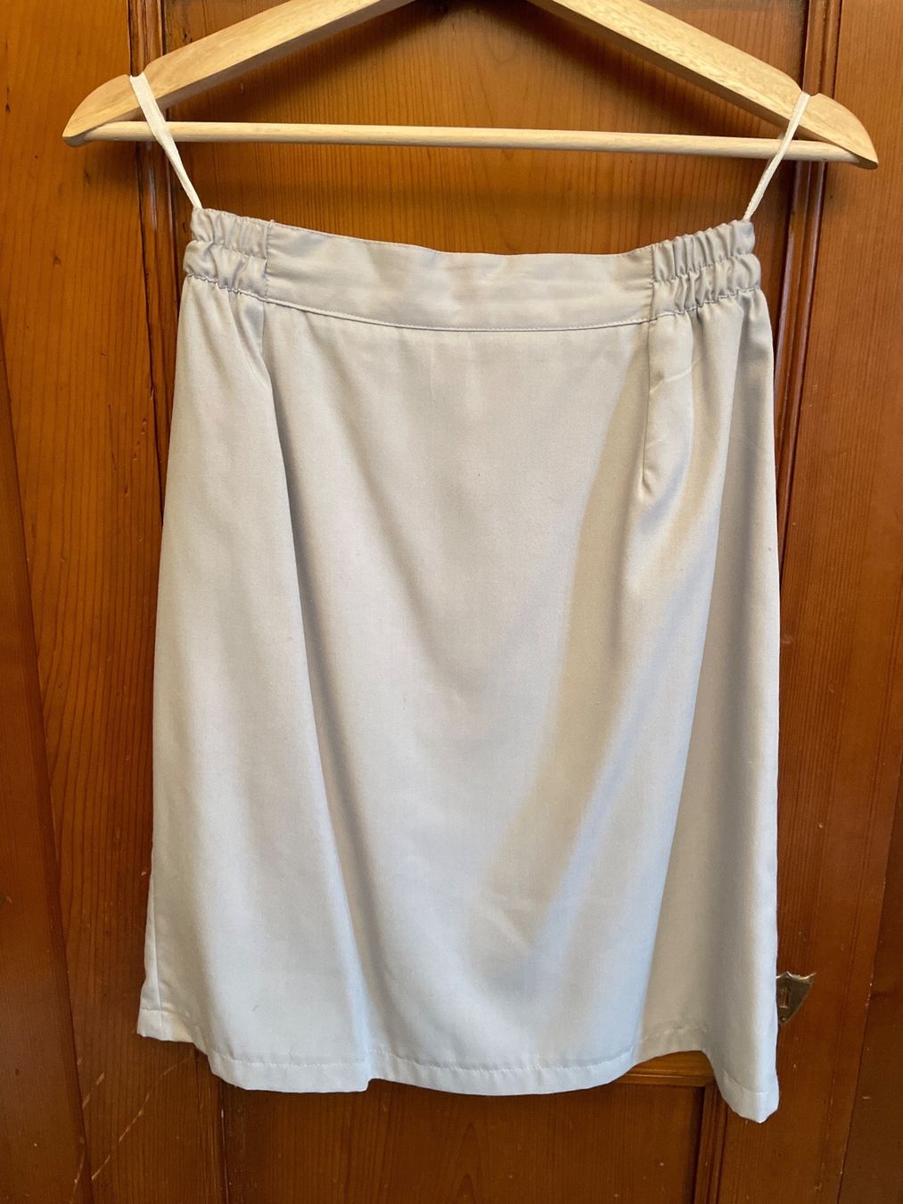 Anzüge & Kostüme: Deux-pièces gris veste-jupe, taille 38 – Neu (gemäss Beschreibung) aus Buchillon von Samui3 1