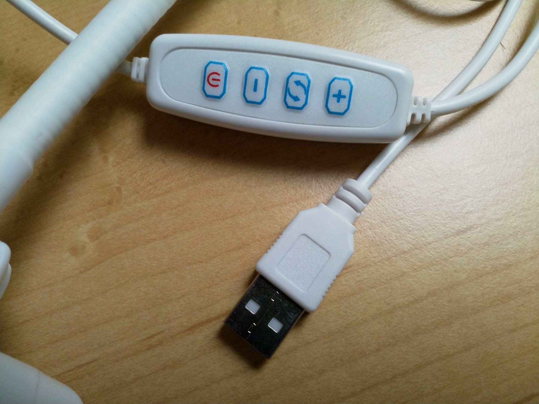 Supporti a parete: USB-Ringlicht mit Smartphone-Halter – Usato da Hunzenschwil venduto da MuellerAarau 2