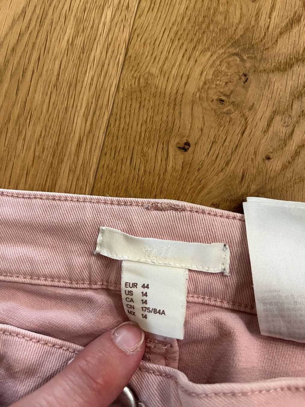 H&M Pantalons: H&M Damen Hose 44 rosa – D'occasion à Steffisburg par Gretchenfrage 1