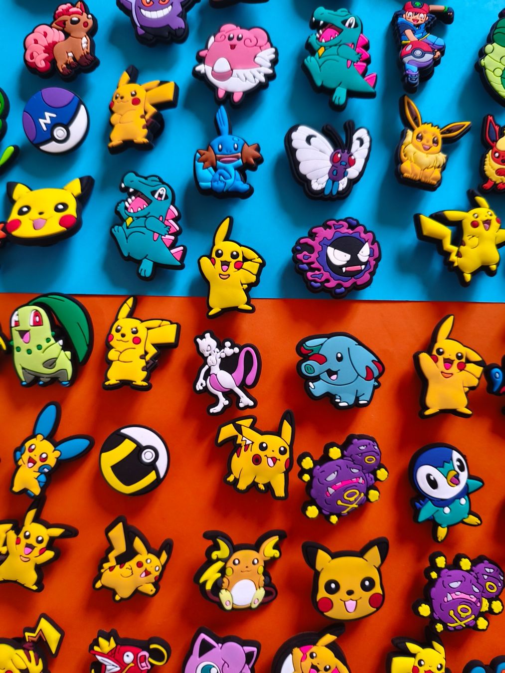 Crocs Scarpe da uomo: Clogc clogs Crocs clocs Anstecker Pokémon, Pikachu – Nuovo e nell'imballaggio originale da Vogelsang AG venduto da miinlade
