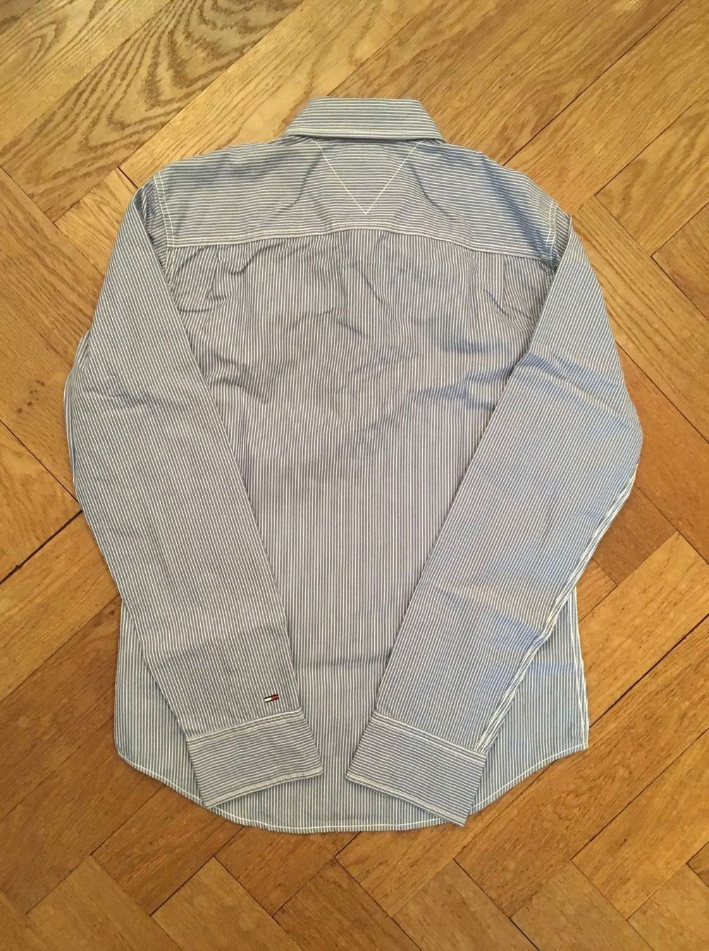 Camicie: chemise HILFIGER – Usato da LAUSANNE venduto da PUMPERNICKEL3 1