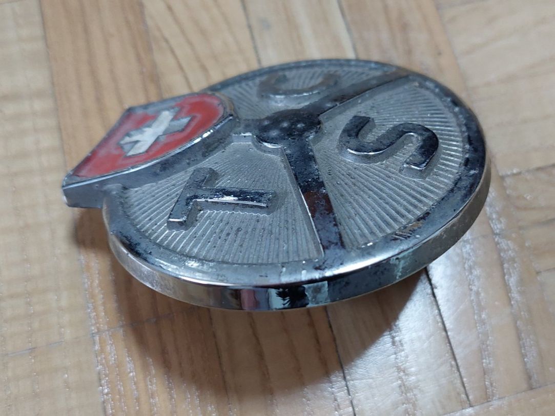 TCS Placchette & Badge: TCS Schweiz Abzeichen Emblem Oldtimer – Usato da Zürich venduto da Mariaant 2