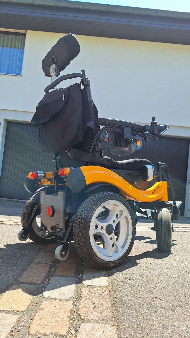 Sedie a rotelle: Elektrorollstuhl Invacare – Usato da Kreuzlingen venduto da Evian 2