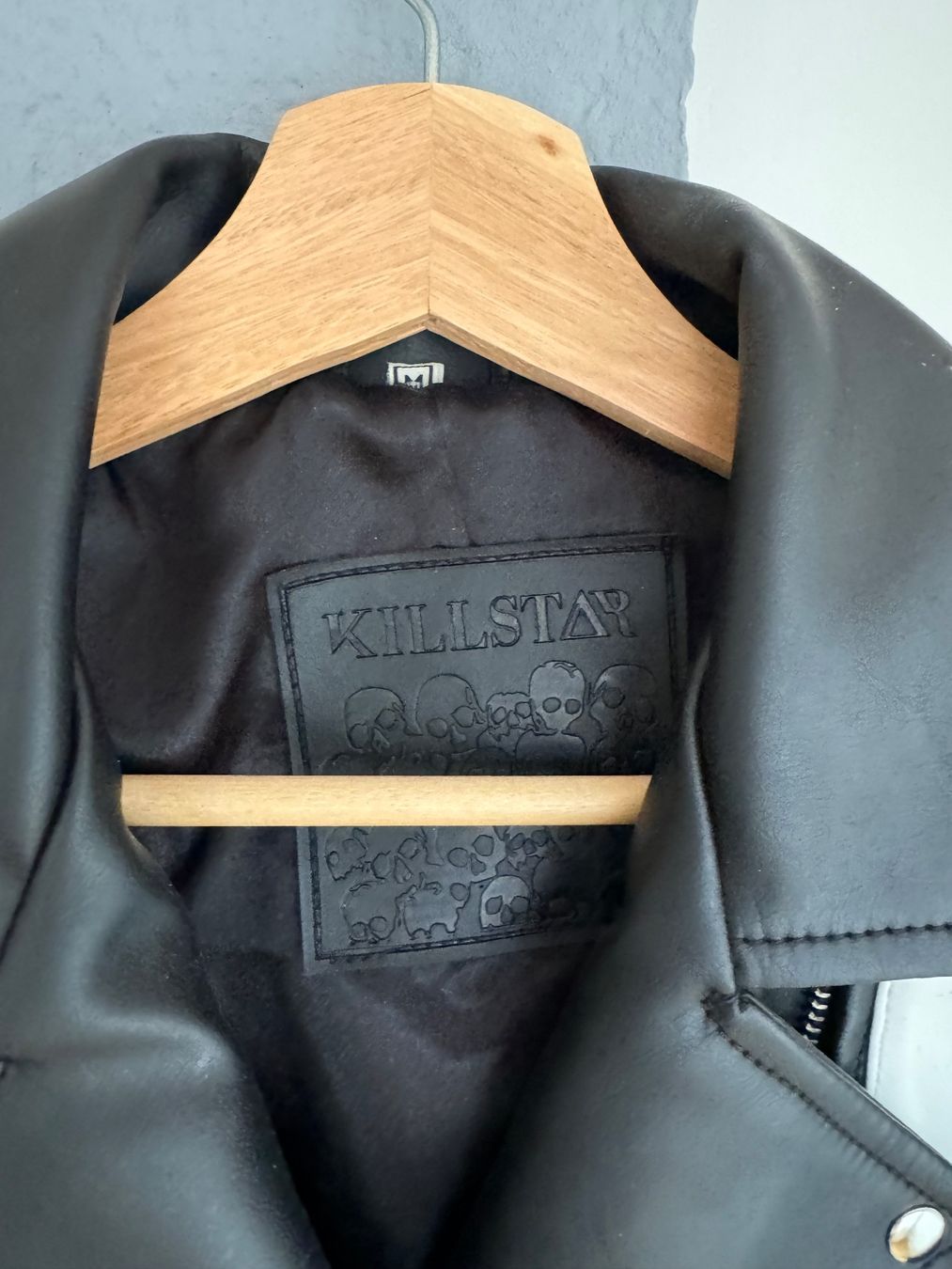 Killstar Giacche: Veste perfecto Killstar Beetlejuice – Usato da Ollon VD venduto da vik_8cdj 1