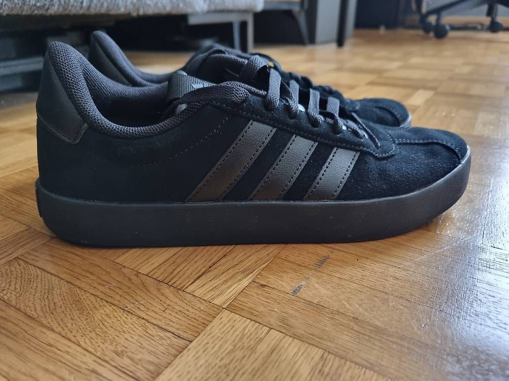 Scarpe da uomo: Adidas VL Court taille 42 – Usato da Carouge GE venduto da mat_772z 1