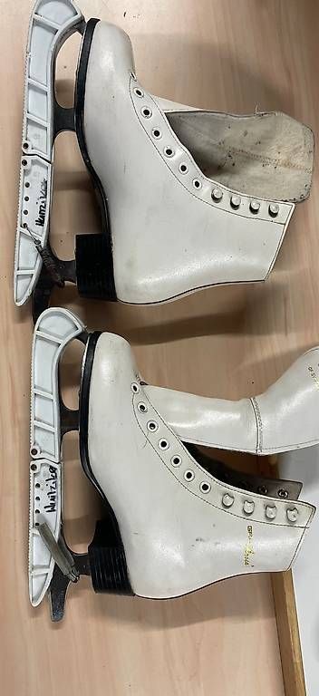 Schlittschuhe: Schlittschuhe Mädchen Gr. 37 – Gebraucht aus Stettfurt von soeins