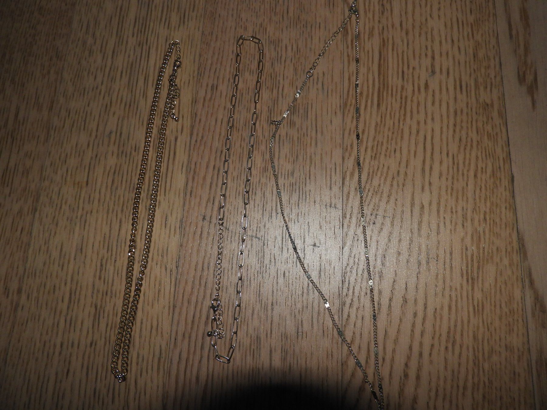 Catenine: 3er Set Modeschmuck-Halsketten – Usato da Hergiswil NW venduto da Noema2006