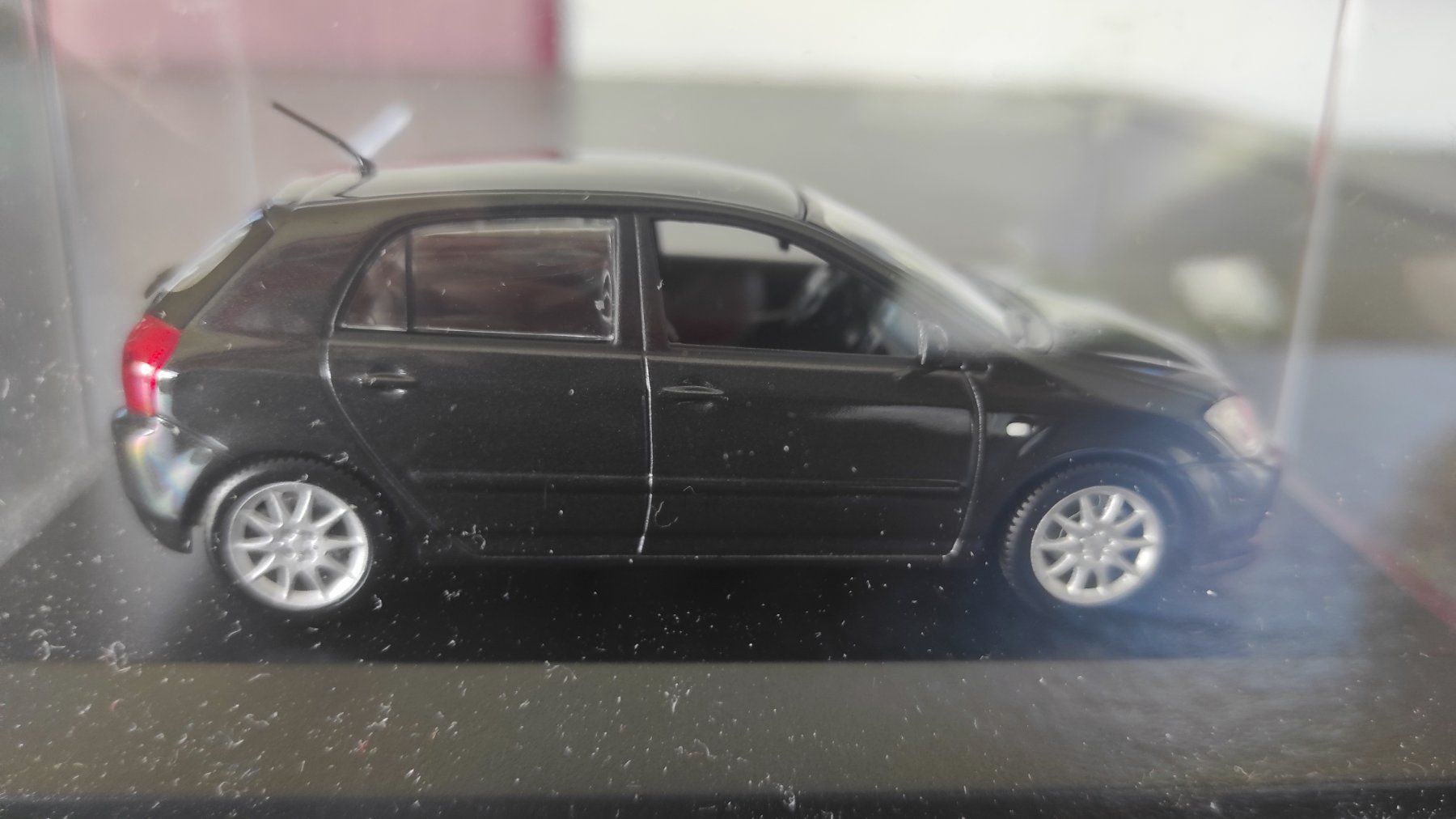 Minichamps Modellini d'auto: Toyota Corolla 2001 Modell 1:43 – Usato da Kreuzlingen venduto da Dennis2004 3