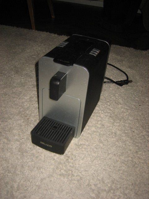 Macchine per caffè & Macchine per espresso: Delizio Kaffeemaschine DC265 – Usato da Winterthur venduto da pf02